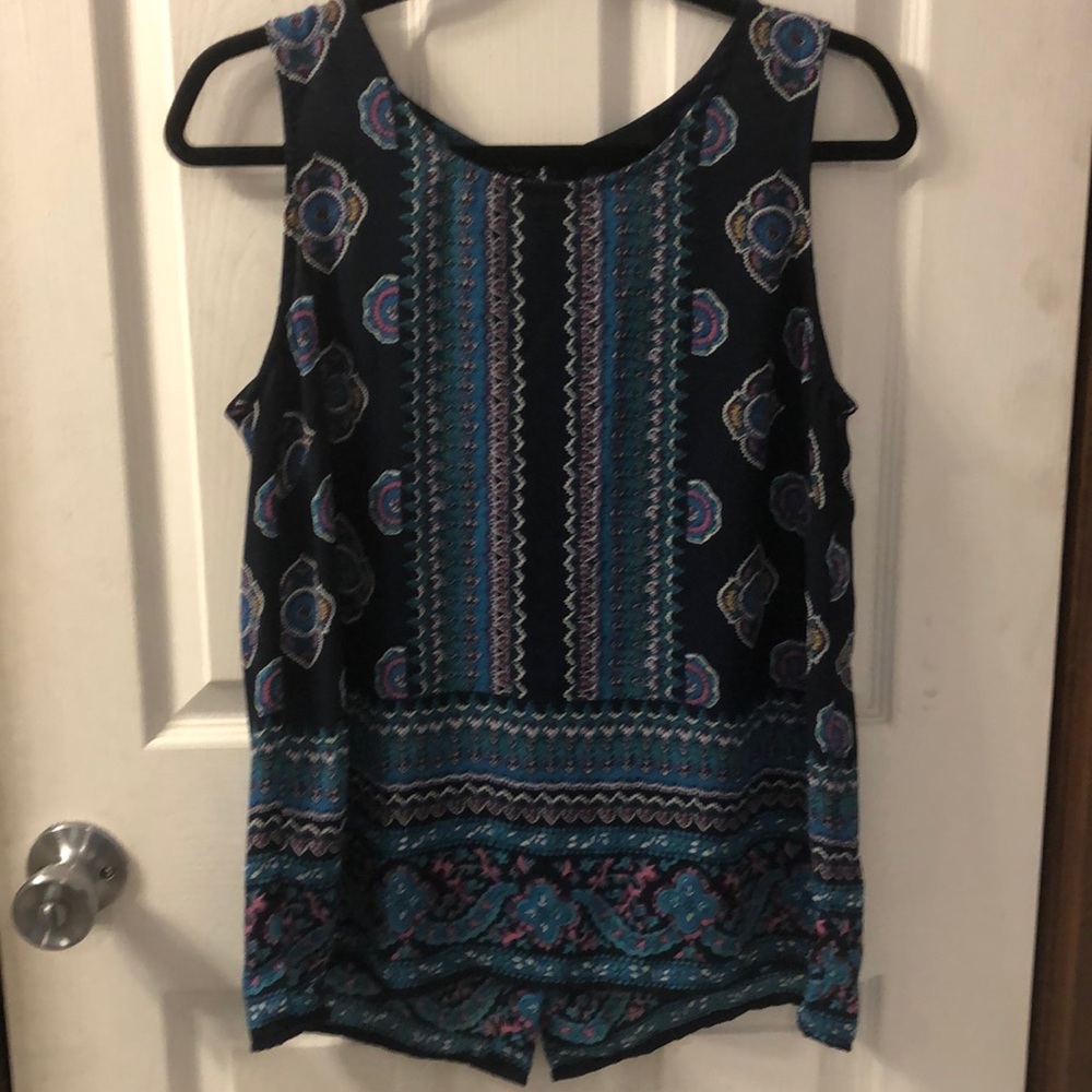 Beautiful sleeveless top.
